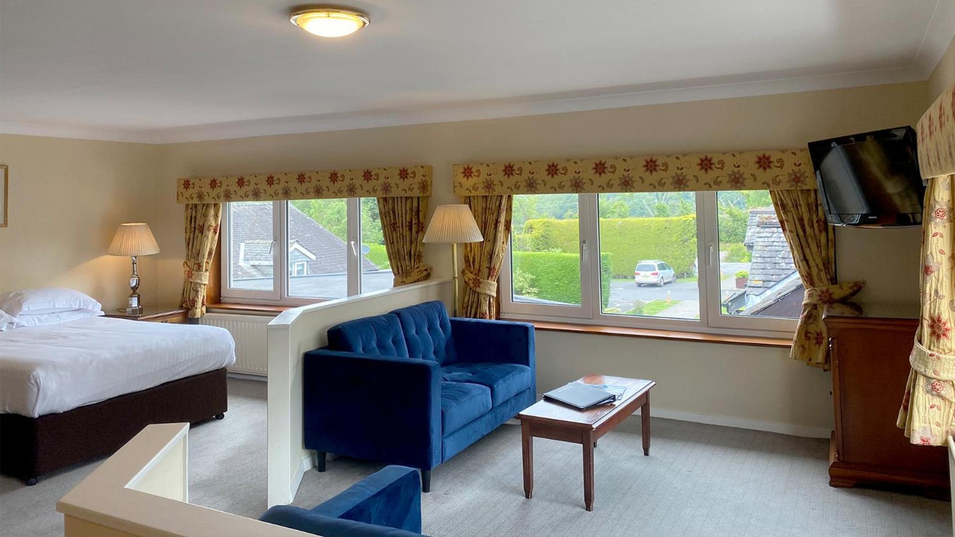 District Castle Hotel 4*