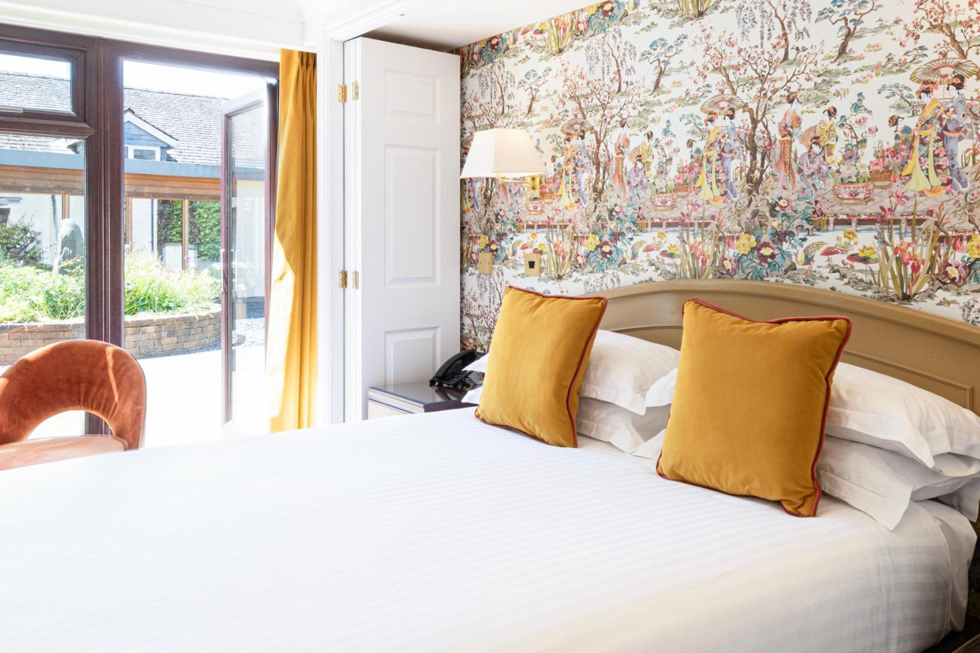 District Castle Hotel 4*